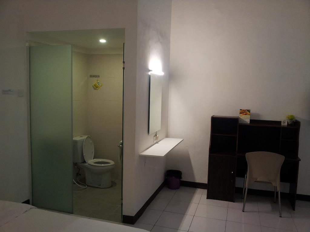 Loxy Inn Surabaya Habitación foto