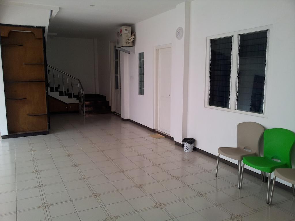 Loxy Inn Surabaya Exterior foto